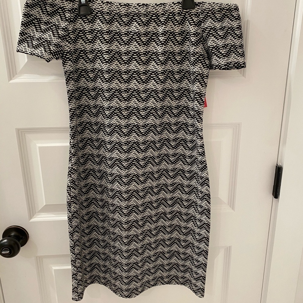 Fitted black and white dress